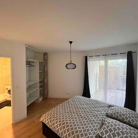 4 Pers, Cdg Aeroport, Parc Des Expositions, *